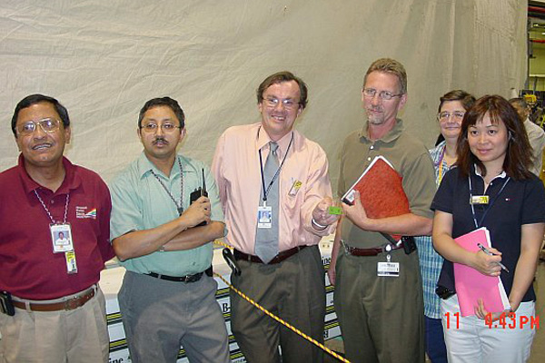 FOE commissioning for the GM/CA CAT beamlines (August, 2003). The APS team involved into the commissioning.